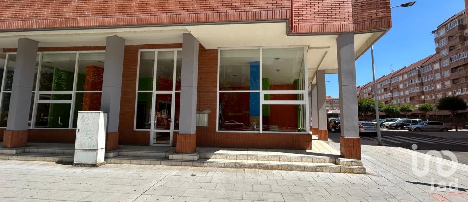 Tienda / local comercial de 98 m² en León (24008)