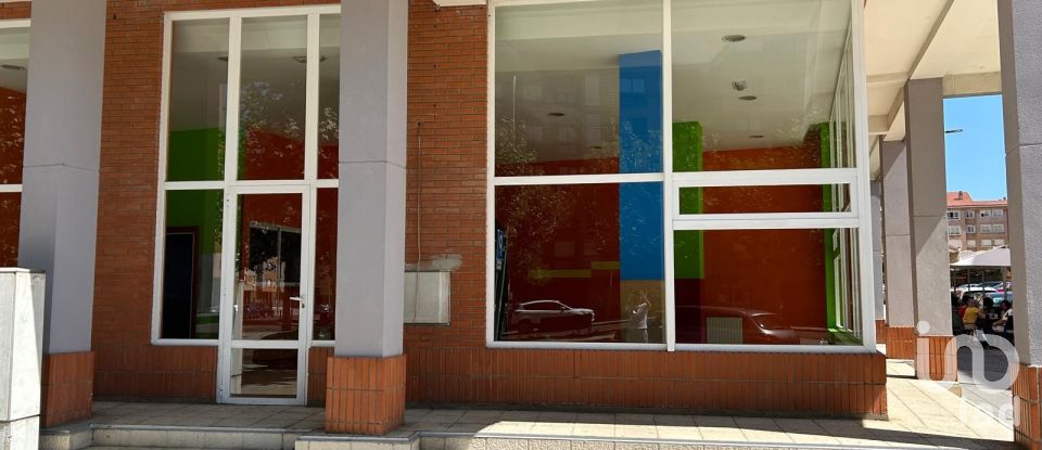 Botiga / Local comercial de 98 m² a León (24008)