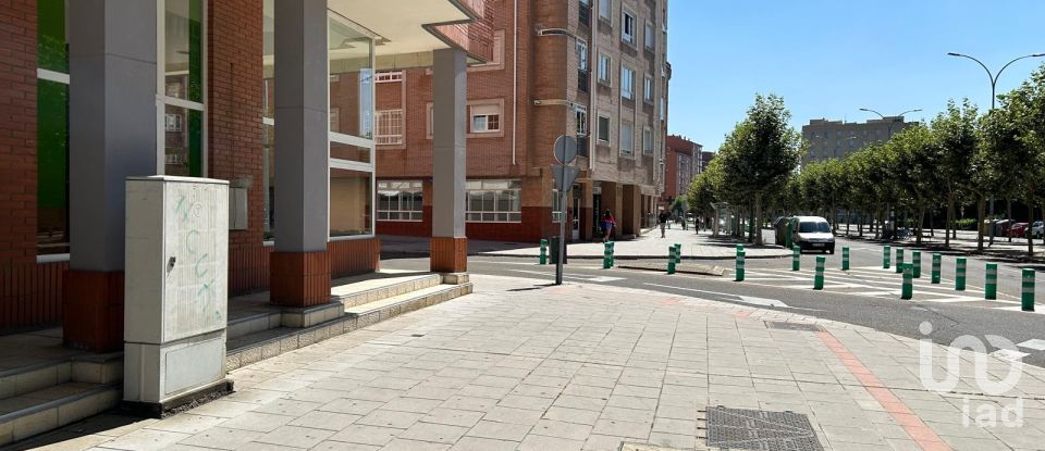 Botiga / Local comercial de 98 m² a León (24008)