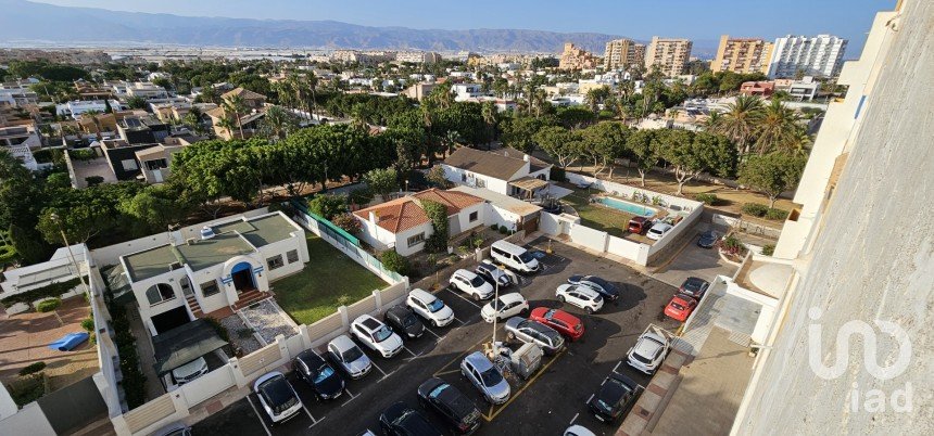 Pis 3 habitacions de 120 m² a Urbanización Roquetas de Mar (04740)