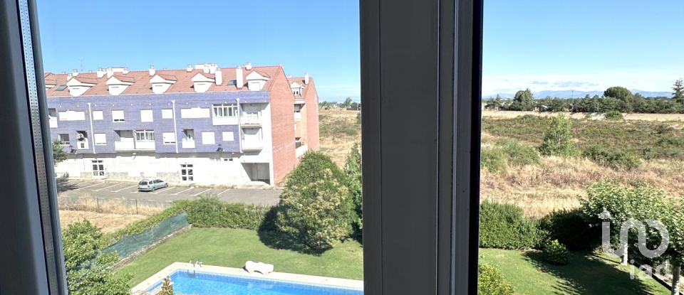 Duplex 4 bedrooms of 120 m² in La Virgen del Camino (24198)