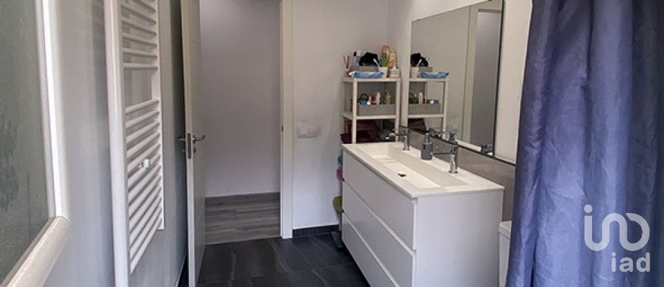 Pis 3 habitacions de 92 m² a Terrassa (08225)