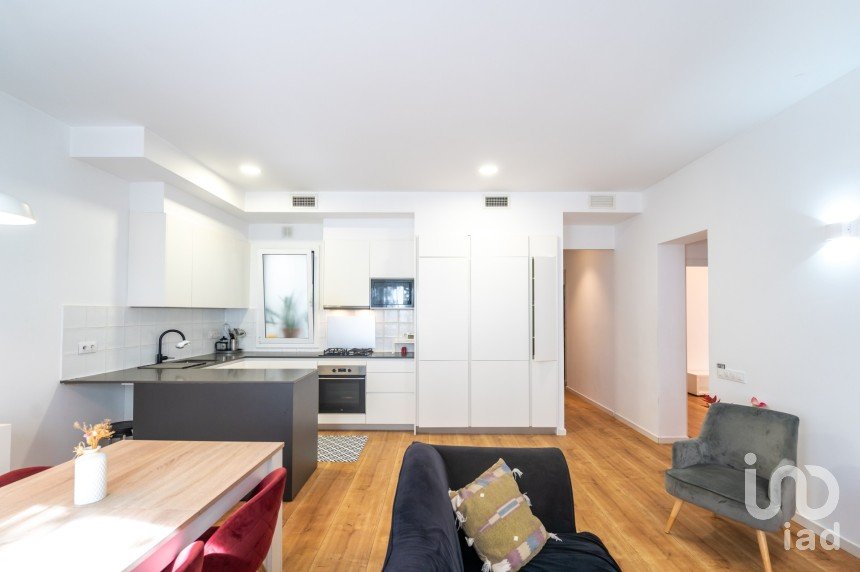 Pis 3 habitacions de 103 m² a Barcelona (08026)