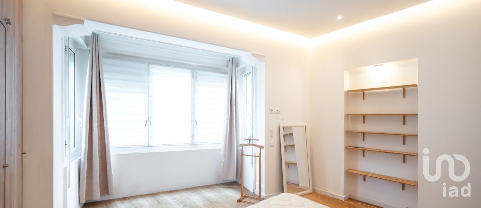 Pis 3 habitacions de 103 m² a Barcelona (08026)