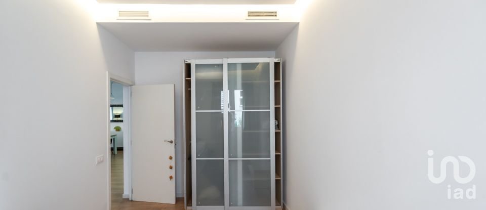 Pis 3 habitacions de 103 m² a Barcelona (08026)