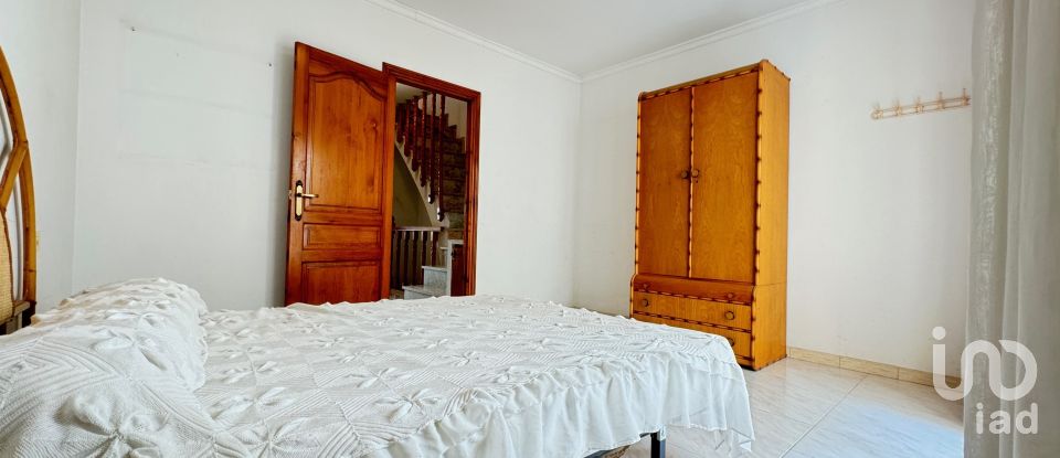 Lodge 5 bedrooms of 180 m² in Pego (03780)