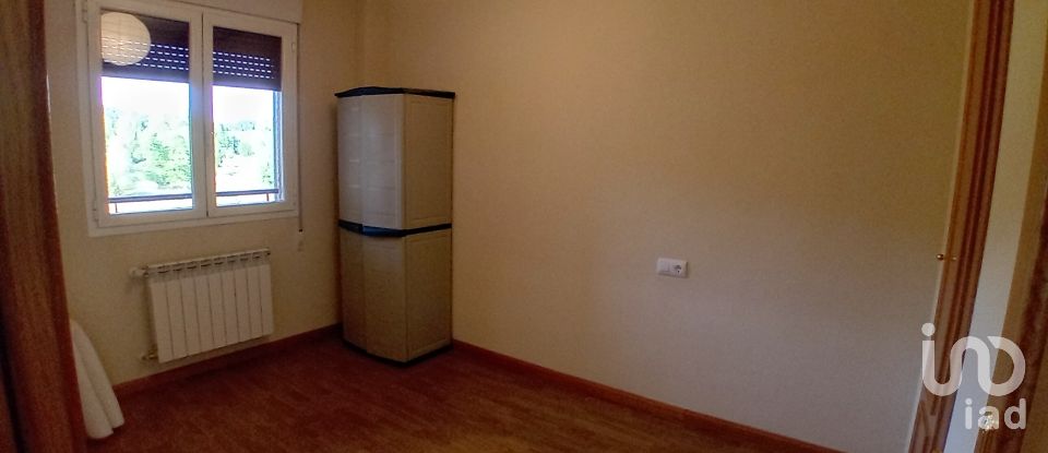 Appartement 0 chambre de 81 m² à San Leonardo de Yagüe (42140)