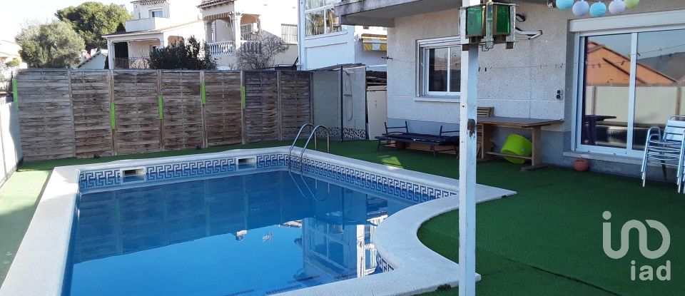 Cottage 5 bedrooms of 243 m² in El Vendrell (43700)