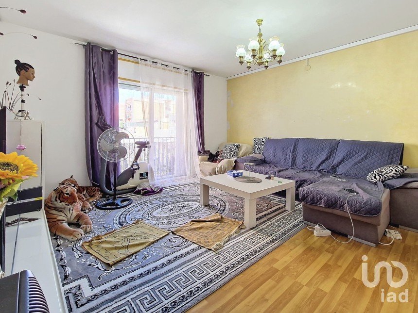 Pis 3 habitacions de 73 m² a Badalona (08914)