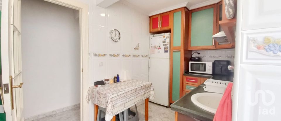 Immeuble 3 chambres de 84 m² à Alicante/Alacant (03010)