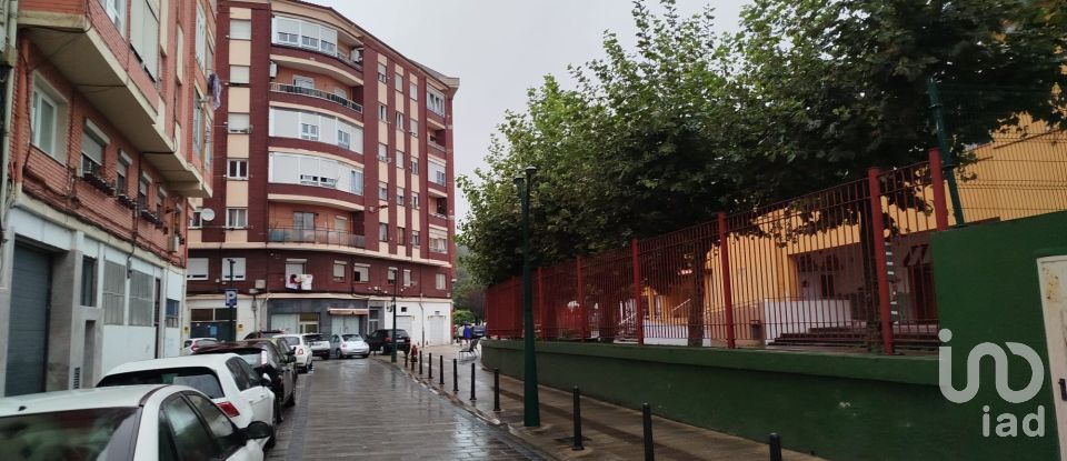 Pis 3 habitacions de 80 m² a Torrelavega (39300)