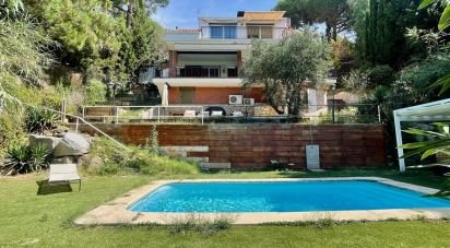 House 4 bedrooms of 228 m² in Arenys de Munt (08358)