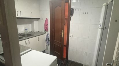 Pis 3 habitacions de 60 m² a Barcelona (08042)