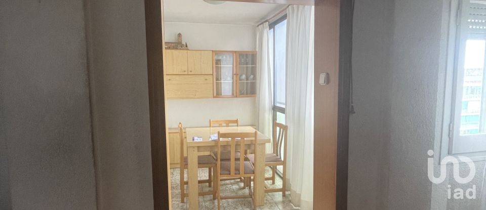 Pis 3 habitacions de 60 m² a Barcelona (08042)