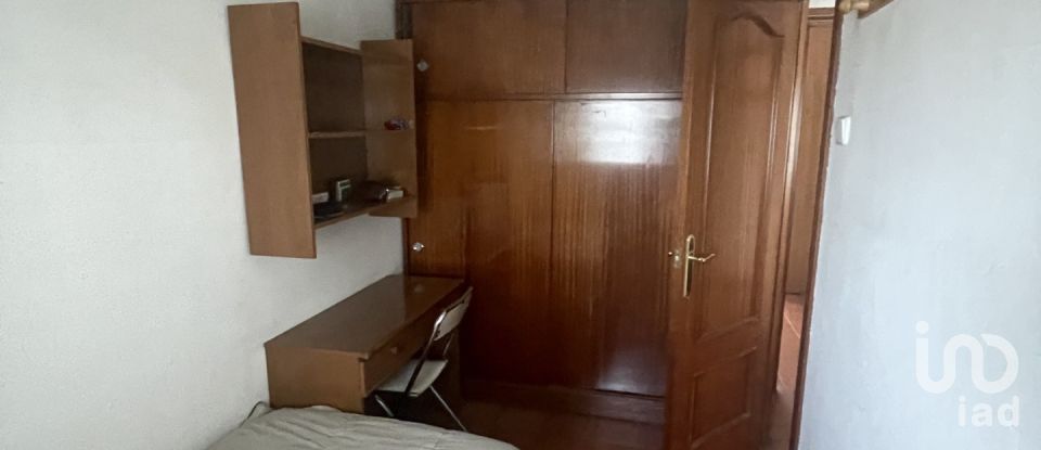 Pis 3 habitacions de 60 m² a Barcelona (08042)