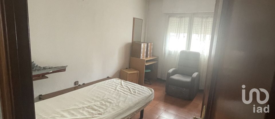 Pis 3 habitacions de 60 m² a Barcelona (08042)