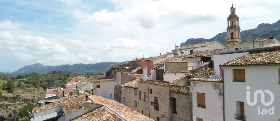 Town house 5 bedrooms of 276 m² in Patró (03788)