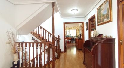 Gîte 5 chambres de 324 m² à Alcalá de Henares (28804)