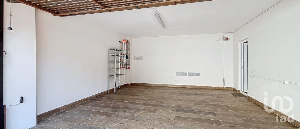 Casa 5 habitacions de 237 m² a Alella (08328)