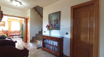 Cottage 4 bedrooms of 245 m² in Seseña Nuevo (45224)