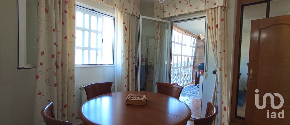 Cottage 4 bedrooms of 245 m² in Seseña Nuevo (45224)