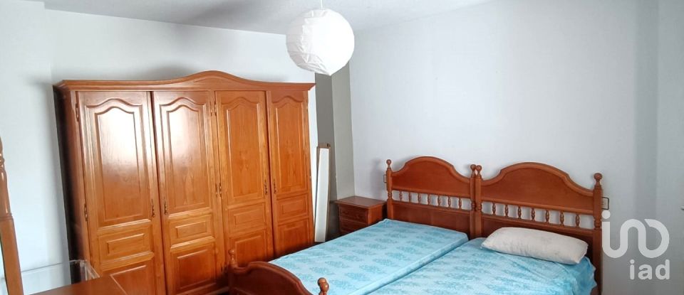 Pis 2 habitacions de 70 m² a León (24003)