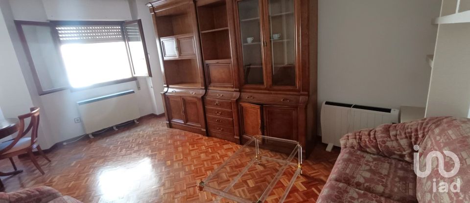 Pis 2 habitacions de 70 m² a León (24003)