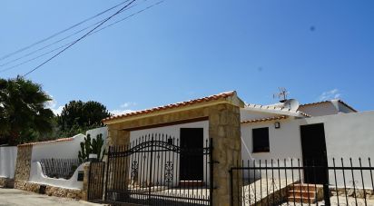 Gîte 3 chambres de 123 m² à Dénia (03700)