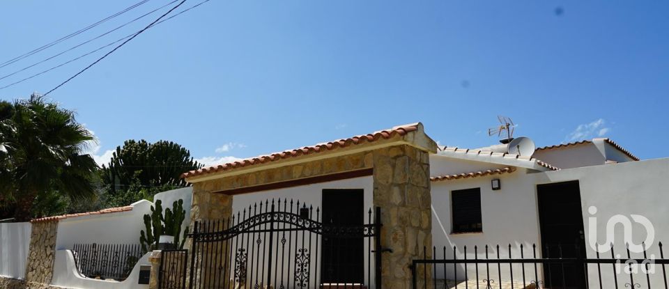 Gîte 3 chambres de 123 m² à Dénia (03700)