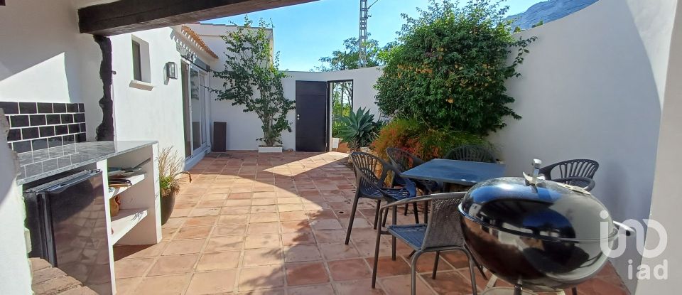 Gîte 3 chambres de 123 m² à Dénia (03700)