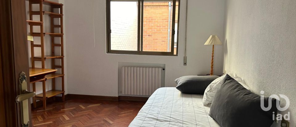 Pis 4 habitacions de 125 m² a León (24002)