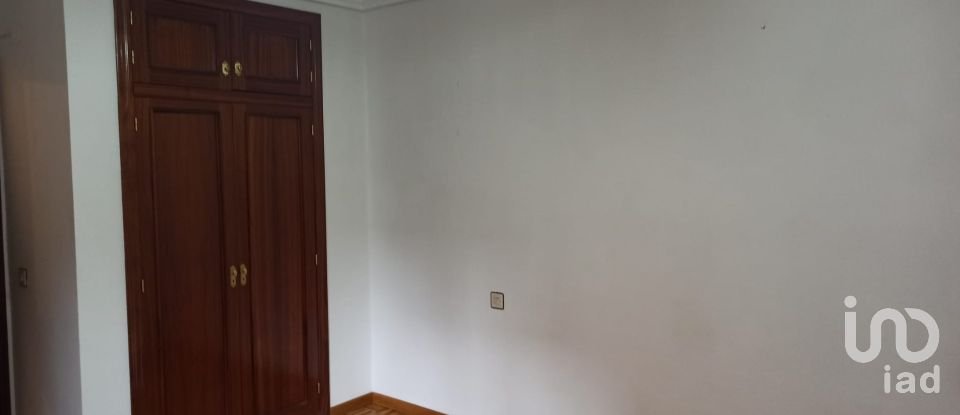 Pis 3 habitacions de 115 m² a La Bañeza (24750)