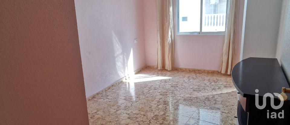 Pis 3 habitacions de 87 m² a Torrevieja (03182)