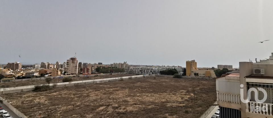 Pis 3 habitacions de 87 m² a Torrevieja (03182)