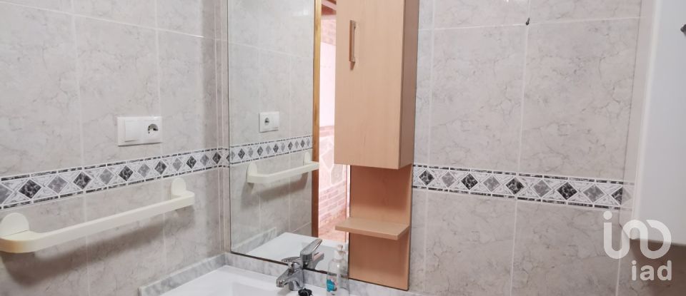 Pis 3 habitacions de 87 m² a Torrevieja (03182)