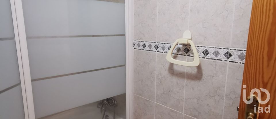 Pis 3 habitacions de 87 m² a Torrevieja (03182)