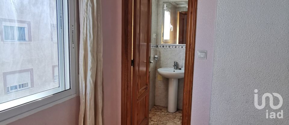 Pis 3 habitacions de 87 m² a Torrevieja (03182)