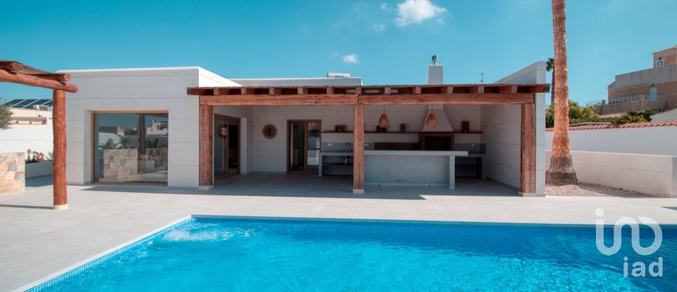 House 4 bedrooms of 190 m² in Torrevieja (03184)