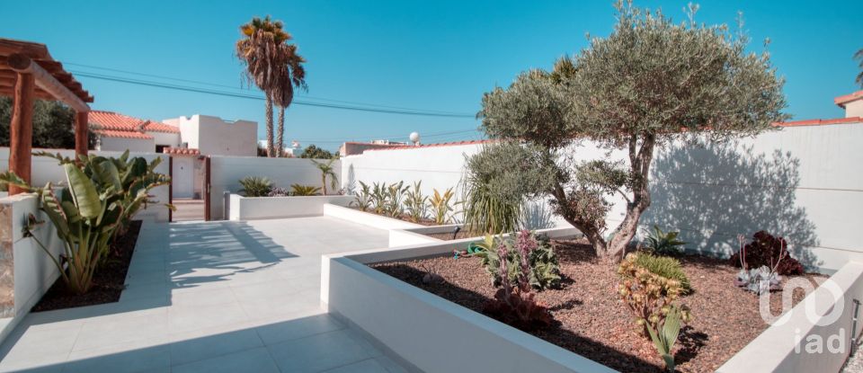 Maison 4 chambres de 190 m² à Torrevieja (03184)