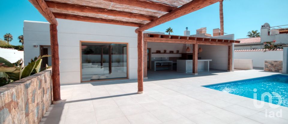 Maison 4 chambres de 190 m² à Torrevieja (03184)