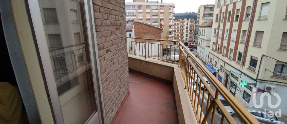 Pis 4 habitacions de 138 m² a León (24008)