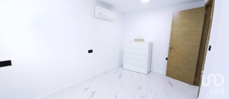 Pis 3 habitacions de 87 m² a Alicante/Alacant (03016)