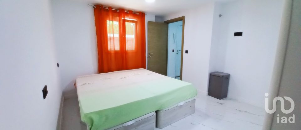 Pis 3 habitacions de 87 m² a Alicante/Alacant (03016)