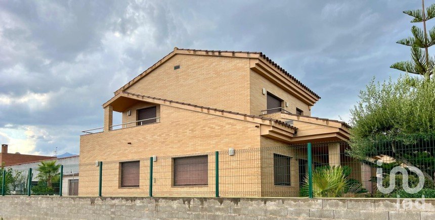 House 6 bedrooms of 150 m² in Roquetes (43520)