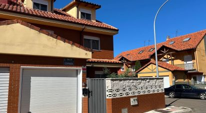 Casa 4 habitaciones de 195 m² en San Andrés del Rabanedo (24010)