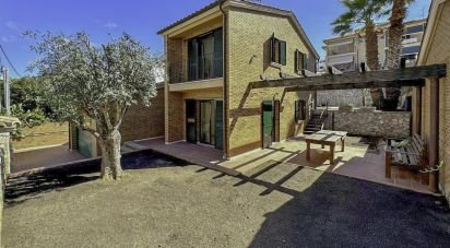 House 4 bedrooms of 207 m² in Mas d'en Serra (08812)