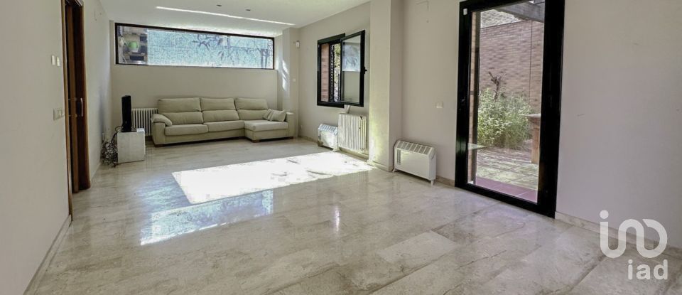 House 4 bedrooms of 207 m² in Mas d'en Serra (08812)