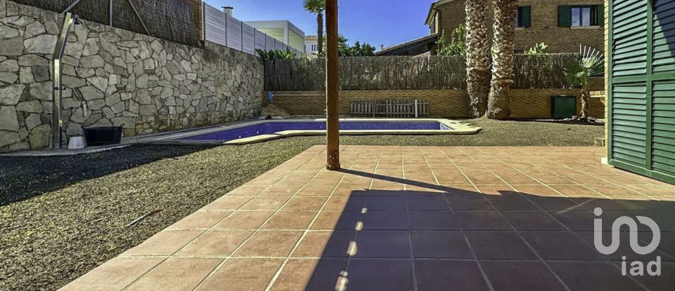 House 4 bedrooms of 207 m² in Mas d'en Serra (08812)