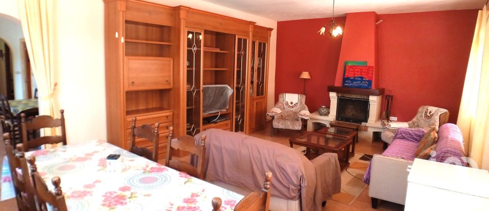 Cottage 3 bedrooms of 160 m² in Albánchez (04857)