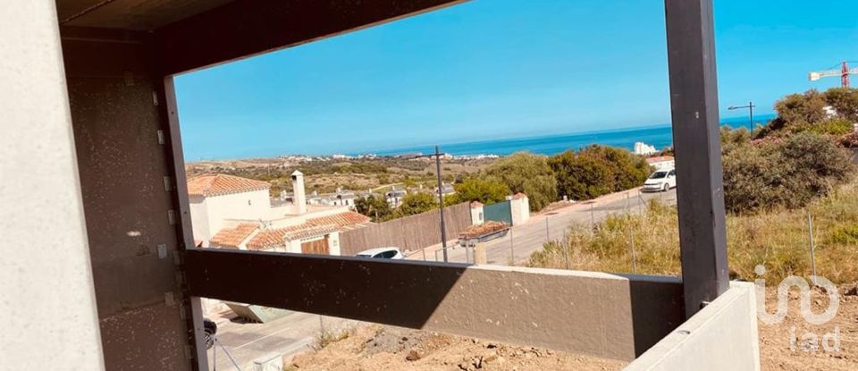 Cottage 3 bedrooms of 640 m² in Estepona (29680)